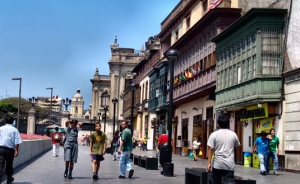 Calle de los Polvos Azules o Alameda de Chabuca Granda de Lima (Foto: P. Arcos)